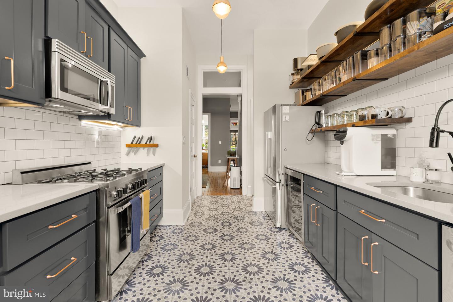 2221 13th St NW