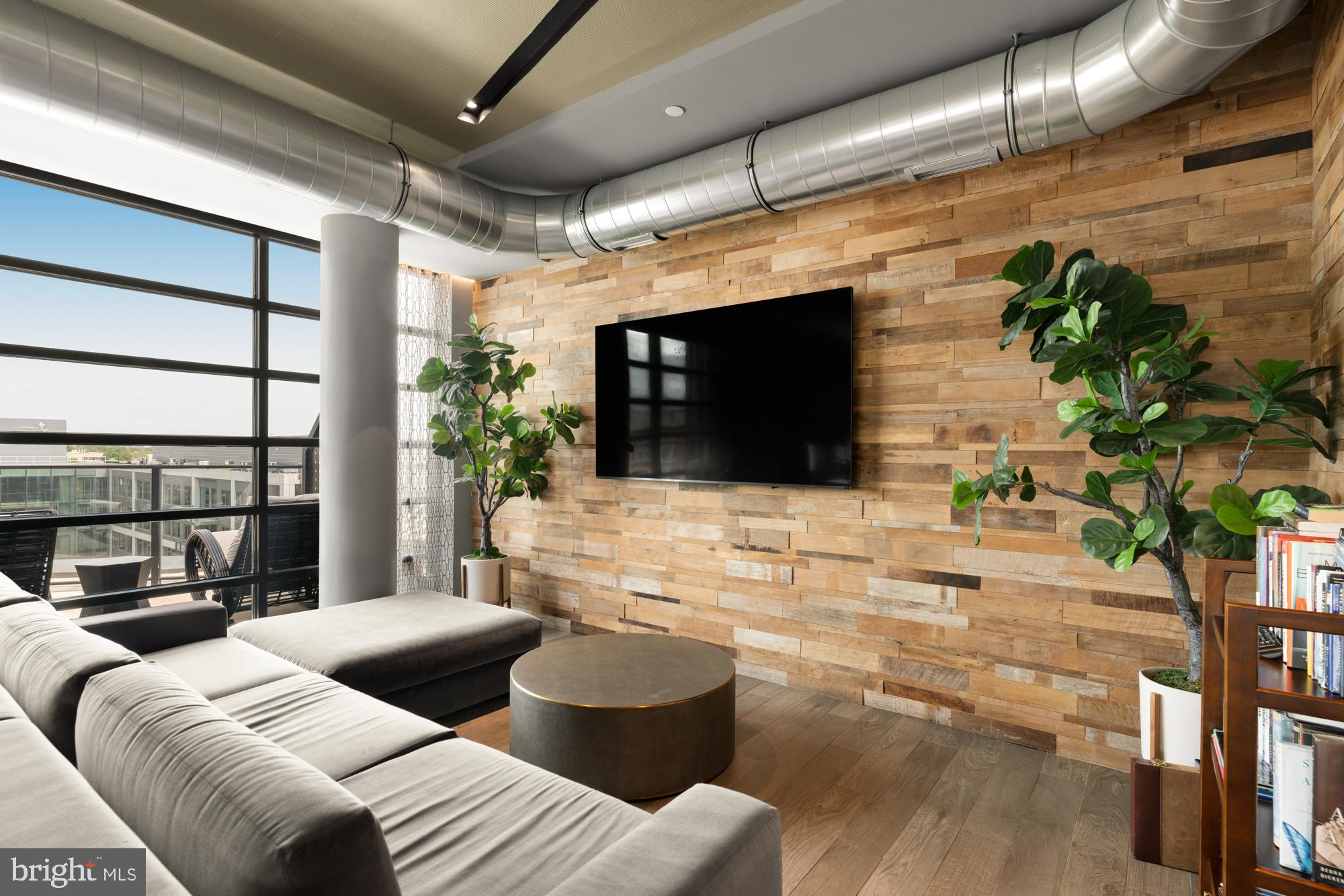 1300 4TH STREET SE 613