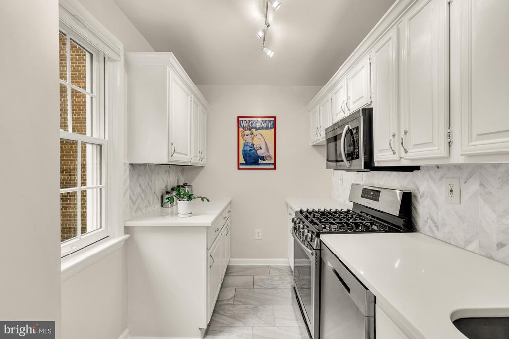 1880 COLUMBIA ROAD NW 203