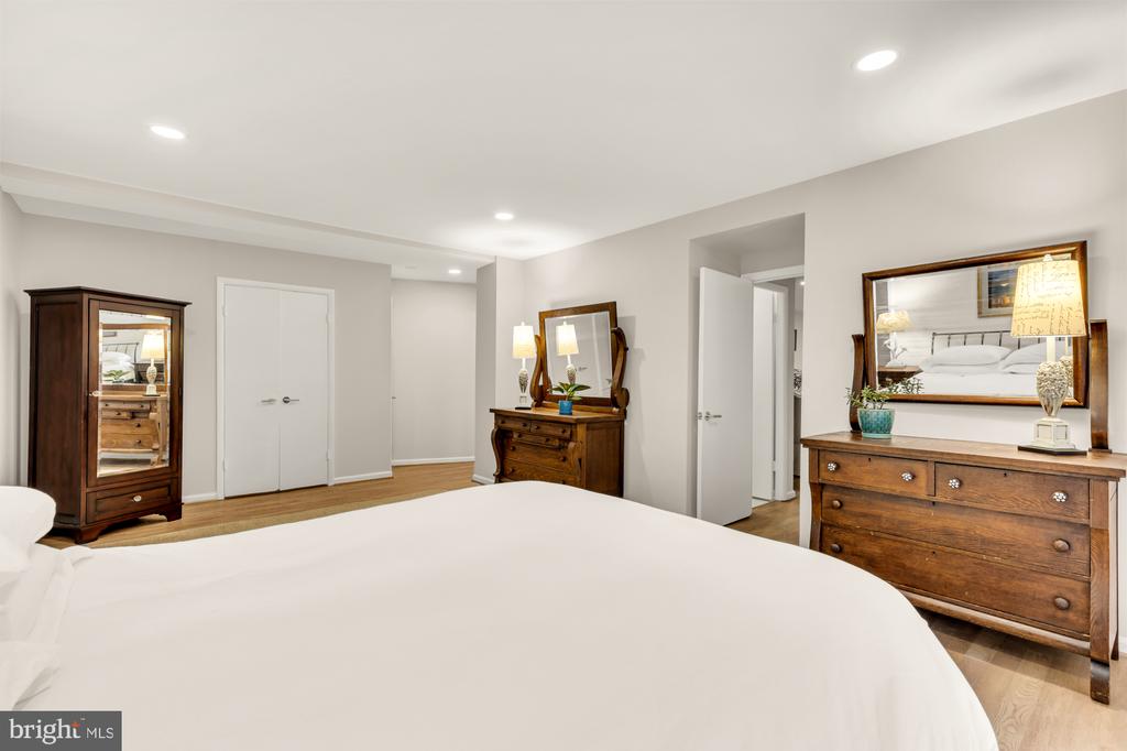 1880 COLUMBIA ROAD NW 203
