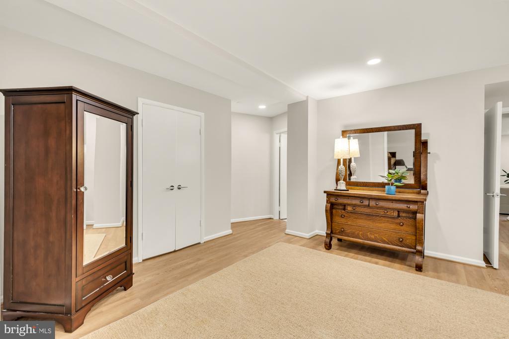 1880 COLUMBIA ROAD NW 203
