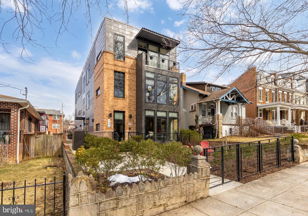 129 VARNUM STREET NW Unit: 6
