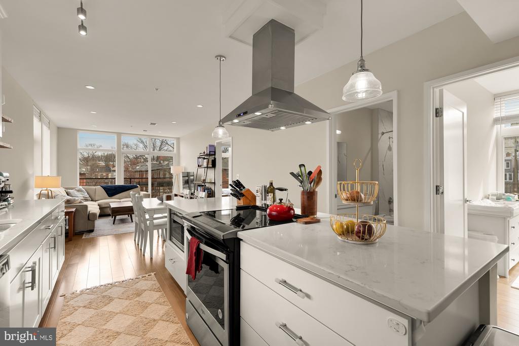 129 VARNUM STREET NW Unit: 6