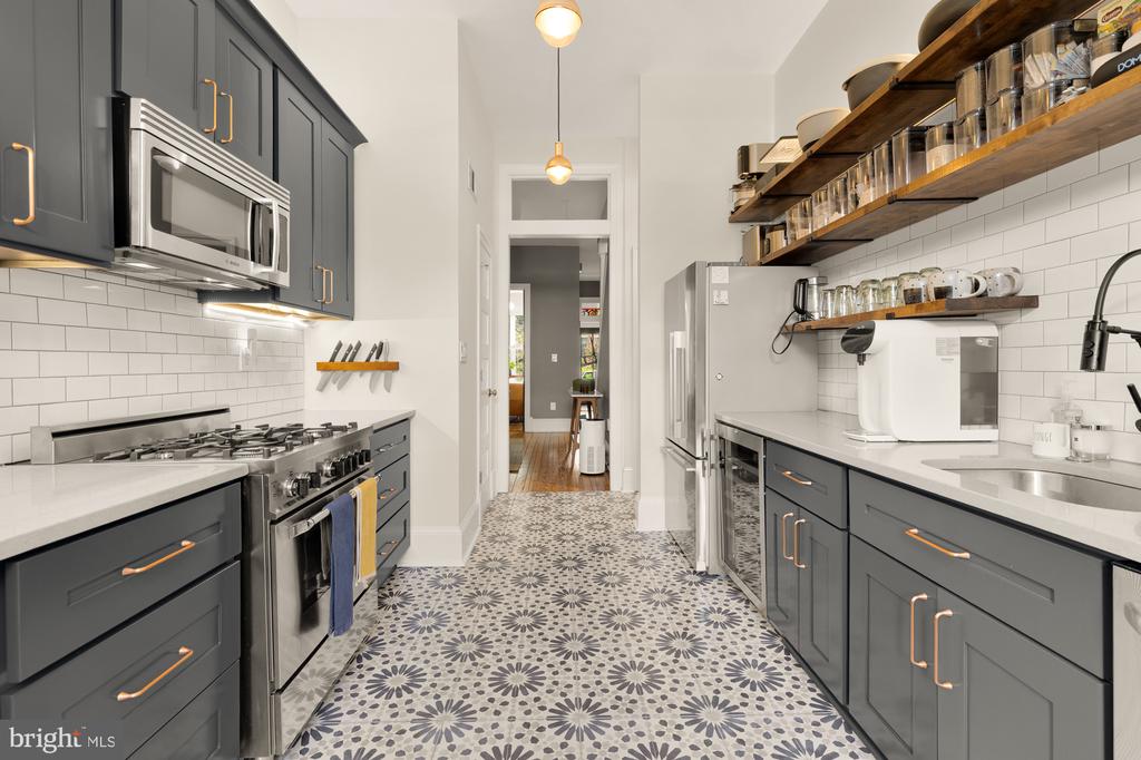 2221 13TH STREET NW