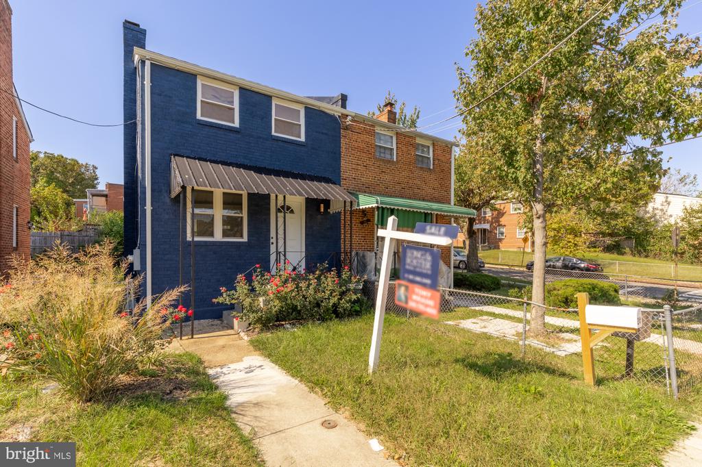 24 55TH STREET NE