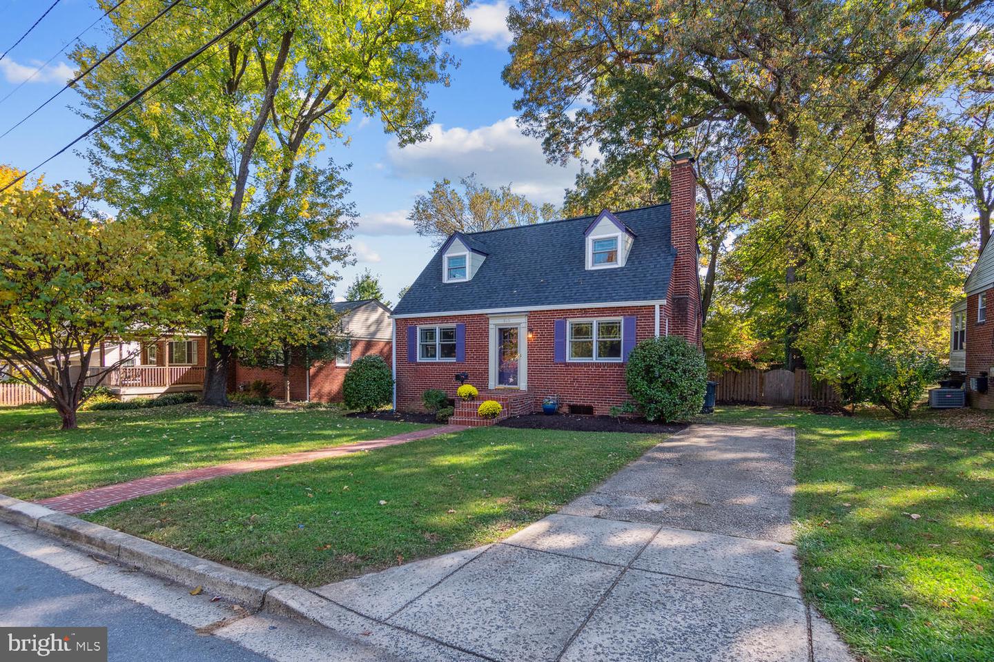 815 Davis Ave