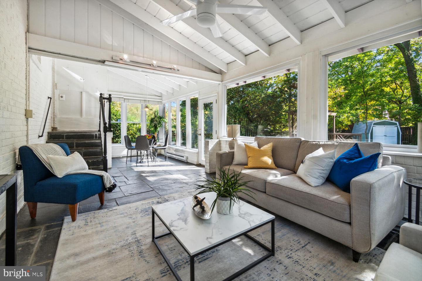 815 Davis Ave