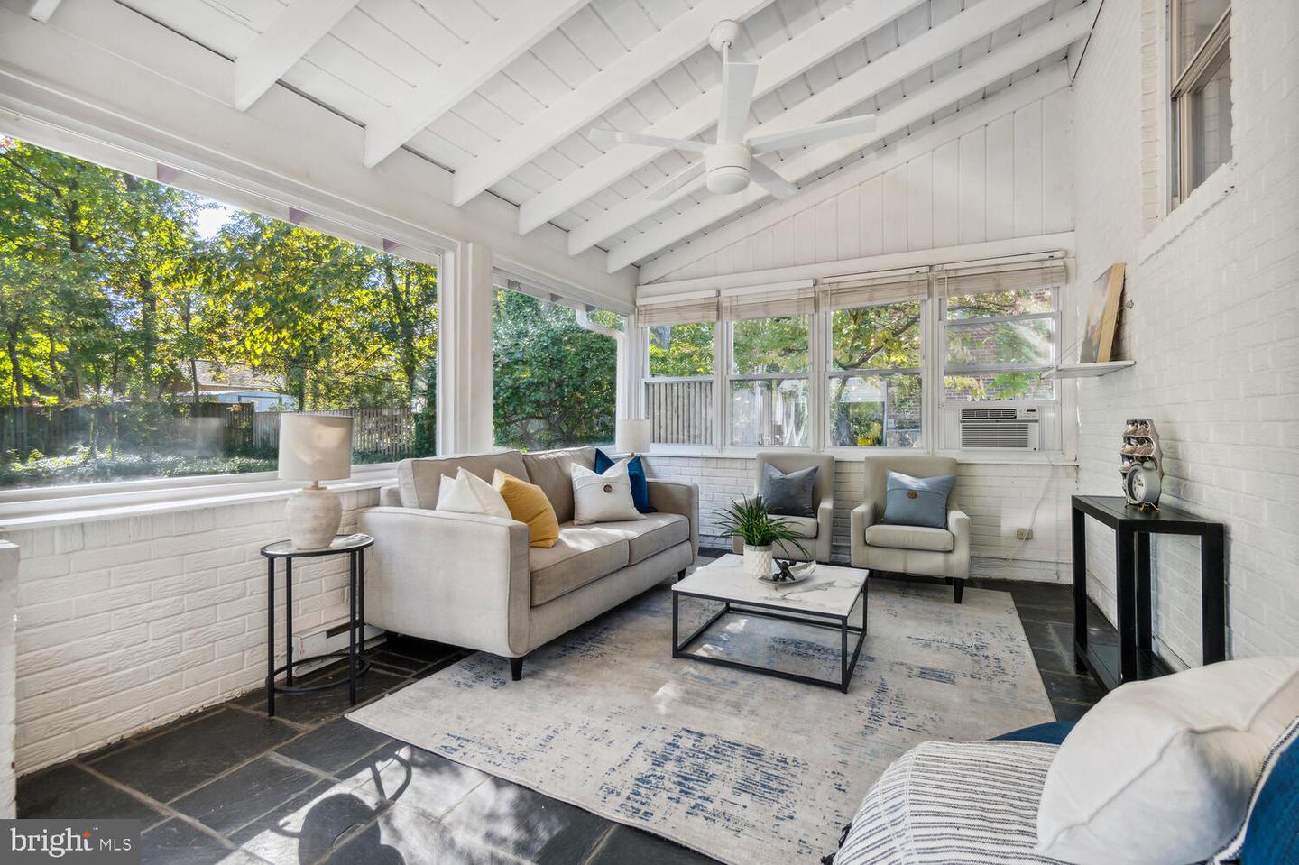 815 Davis Ave