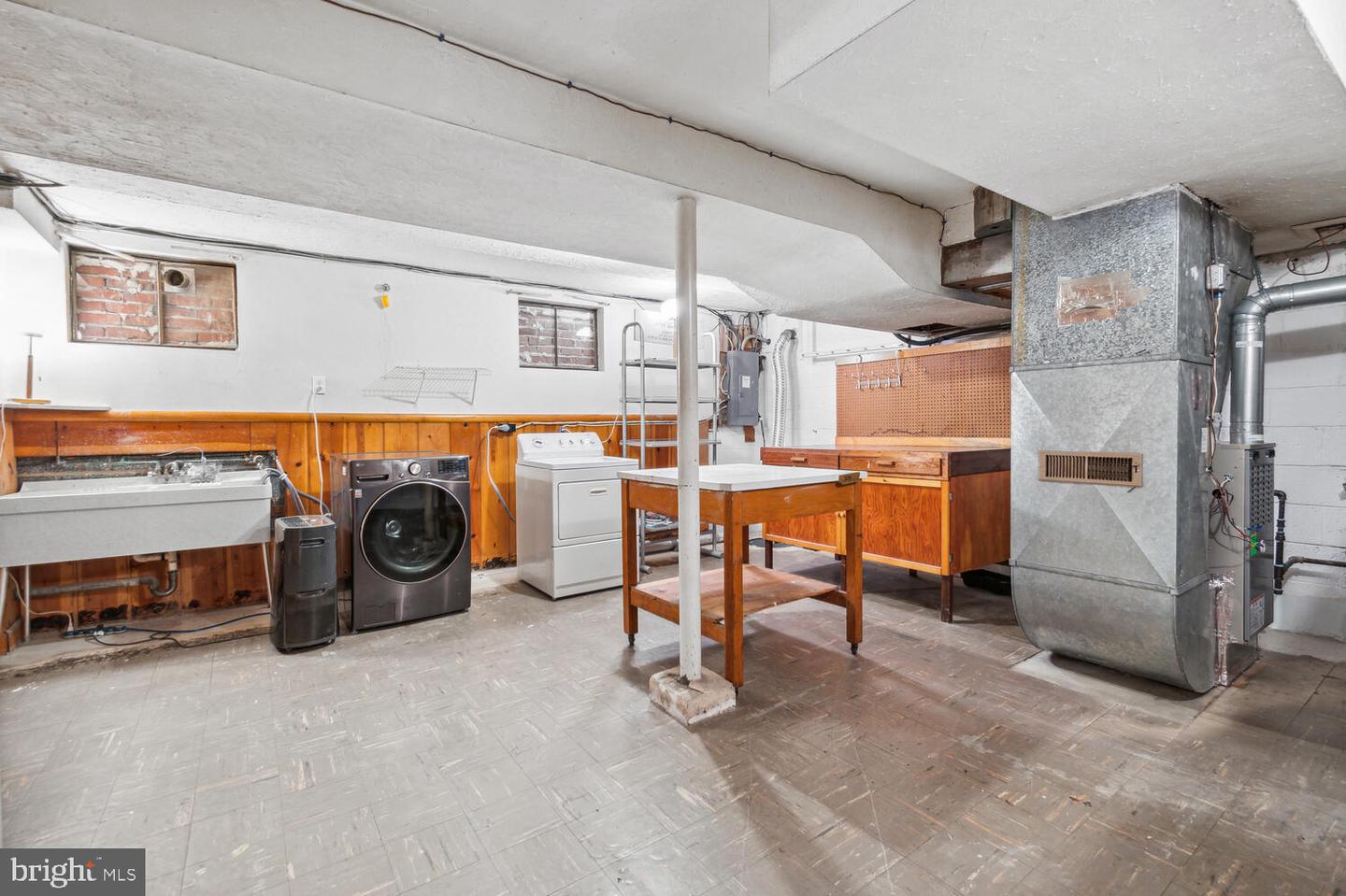 815 Davis Ave