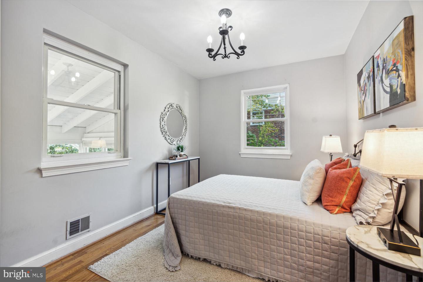 815 Davis Ave