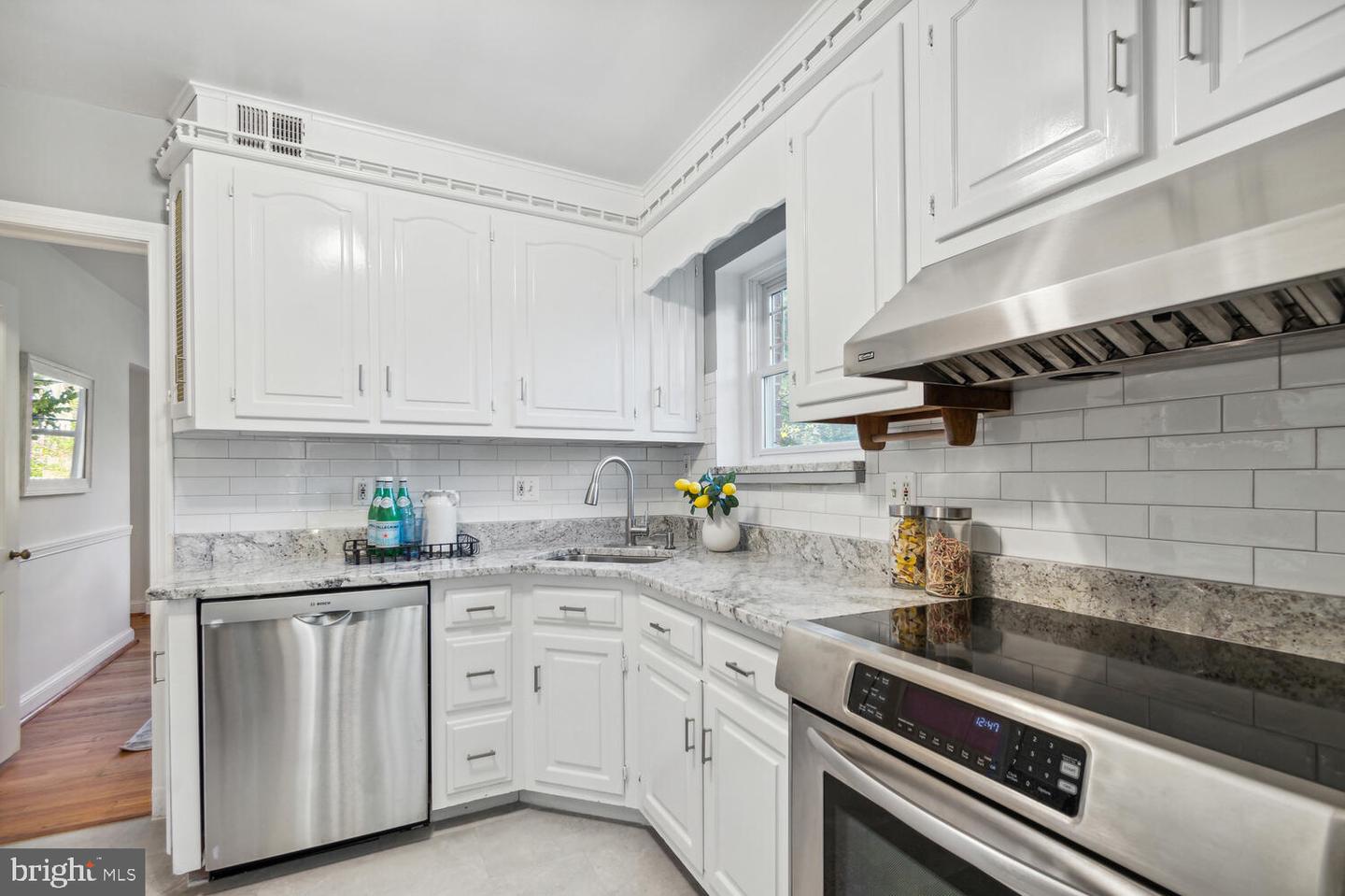 815 Davis Ave