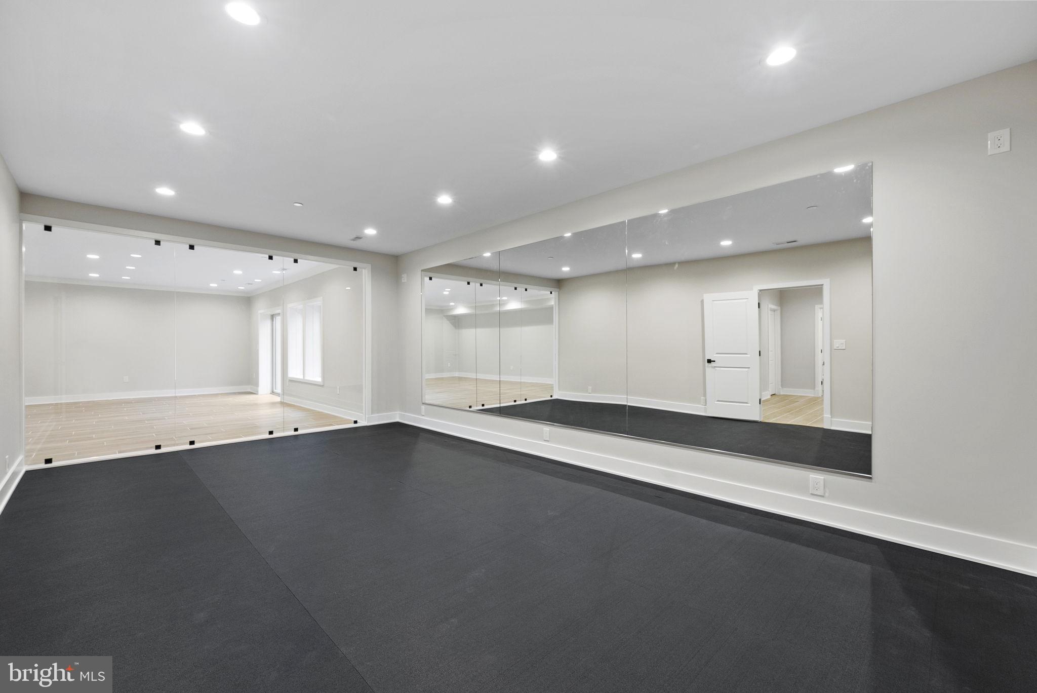 7112 Amy Ln