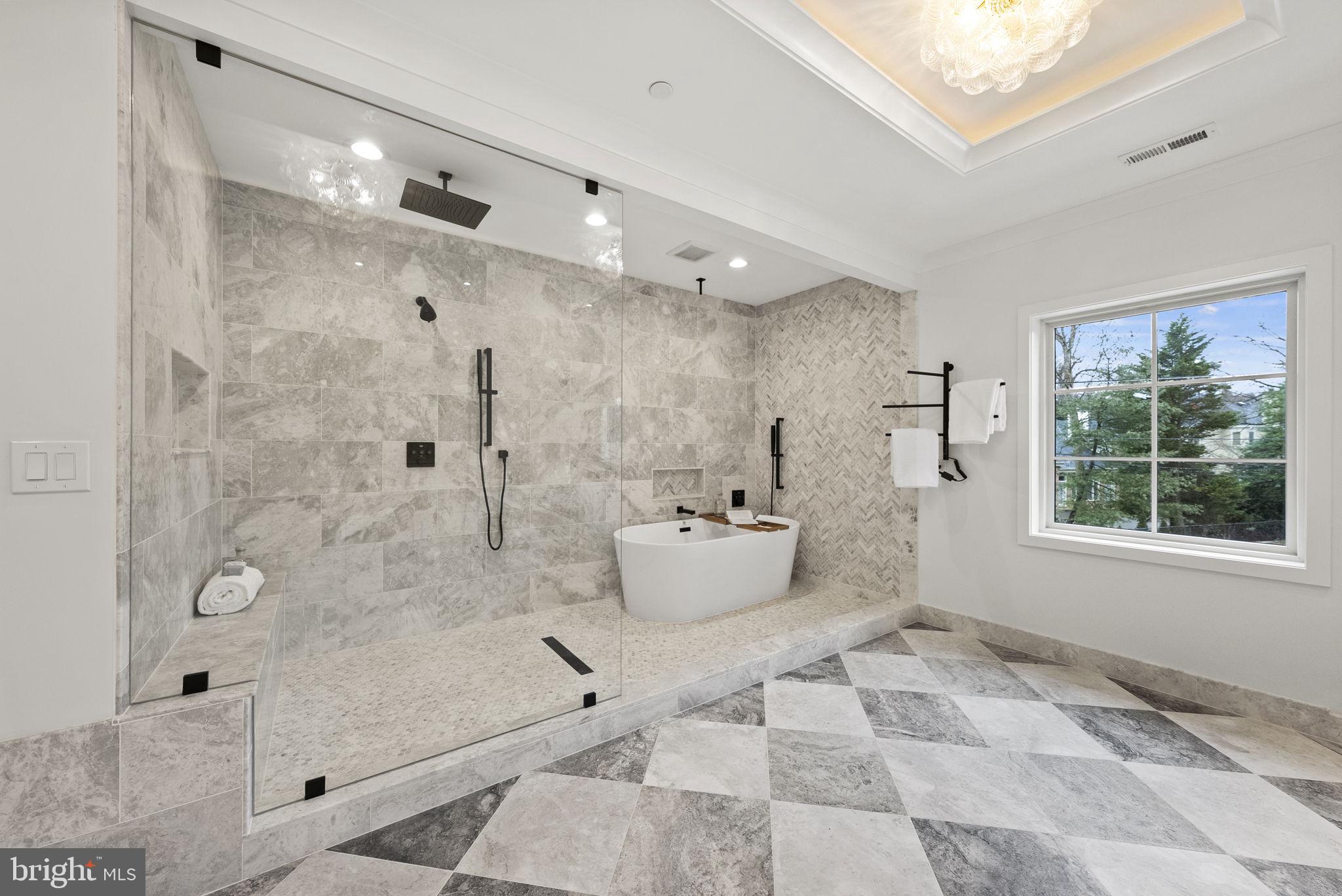 7112 Amy Ln
