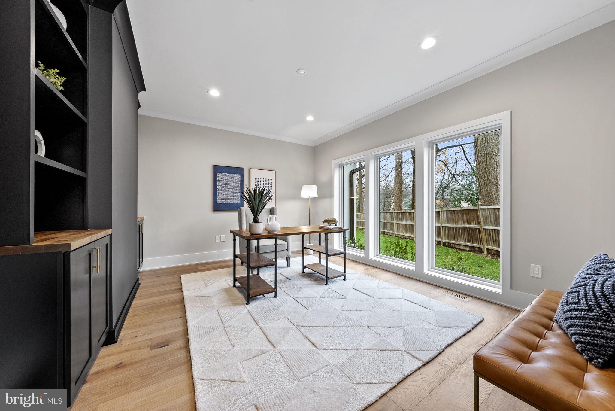 7112 Amy Ln