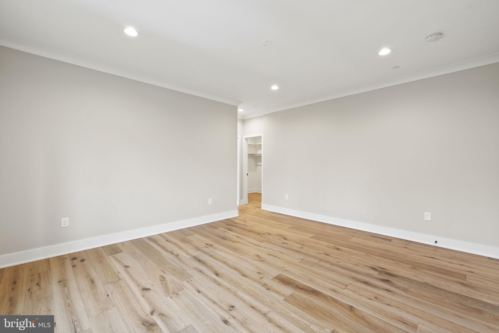 7112 Amy Ln