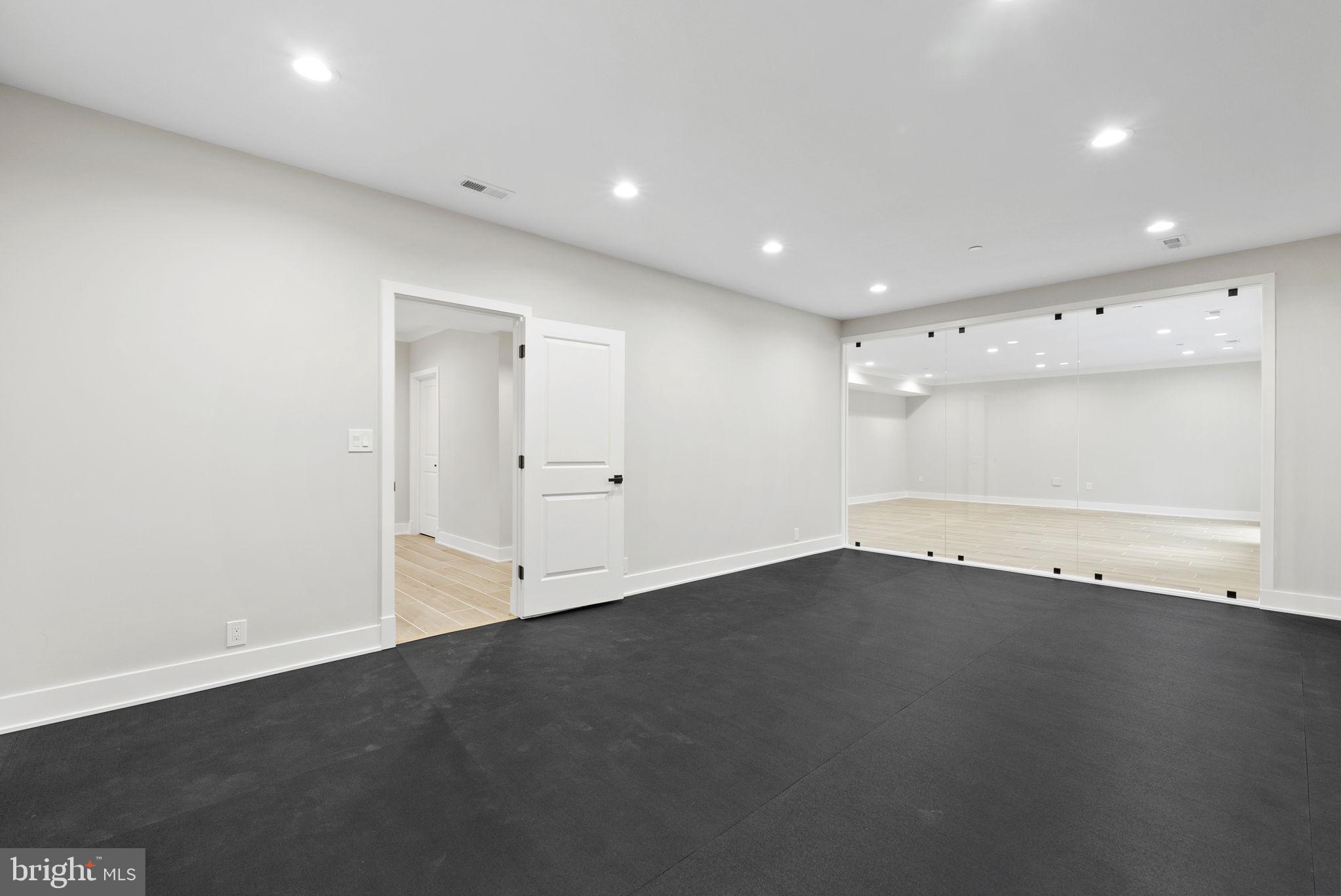 7112 Amy Ln