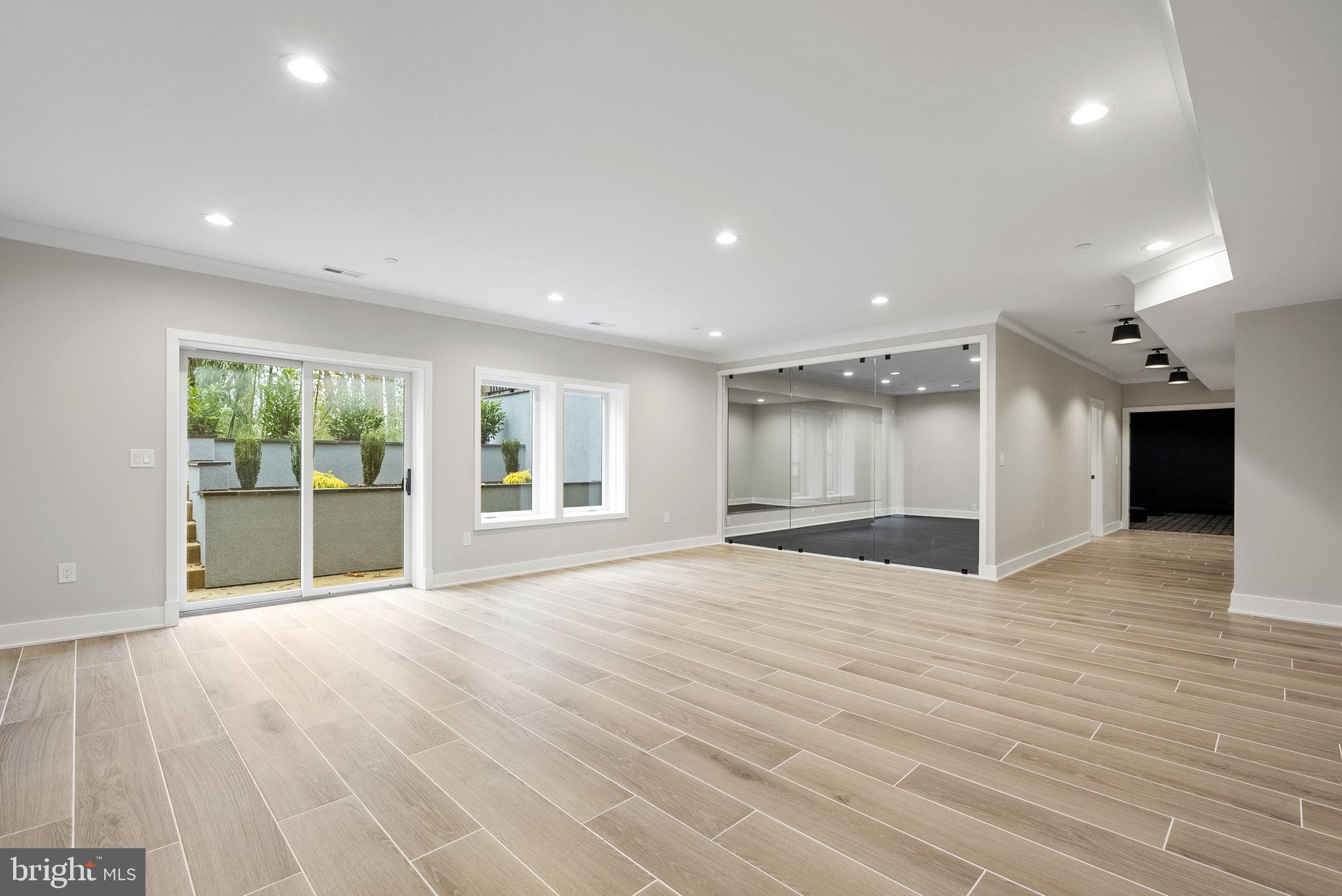 7112 Amy Ln
