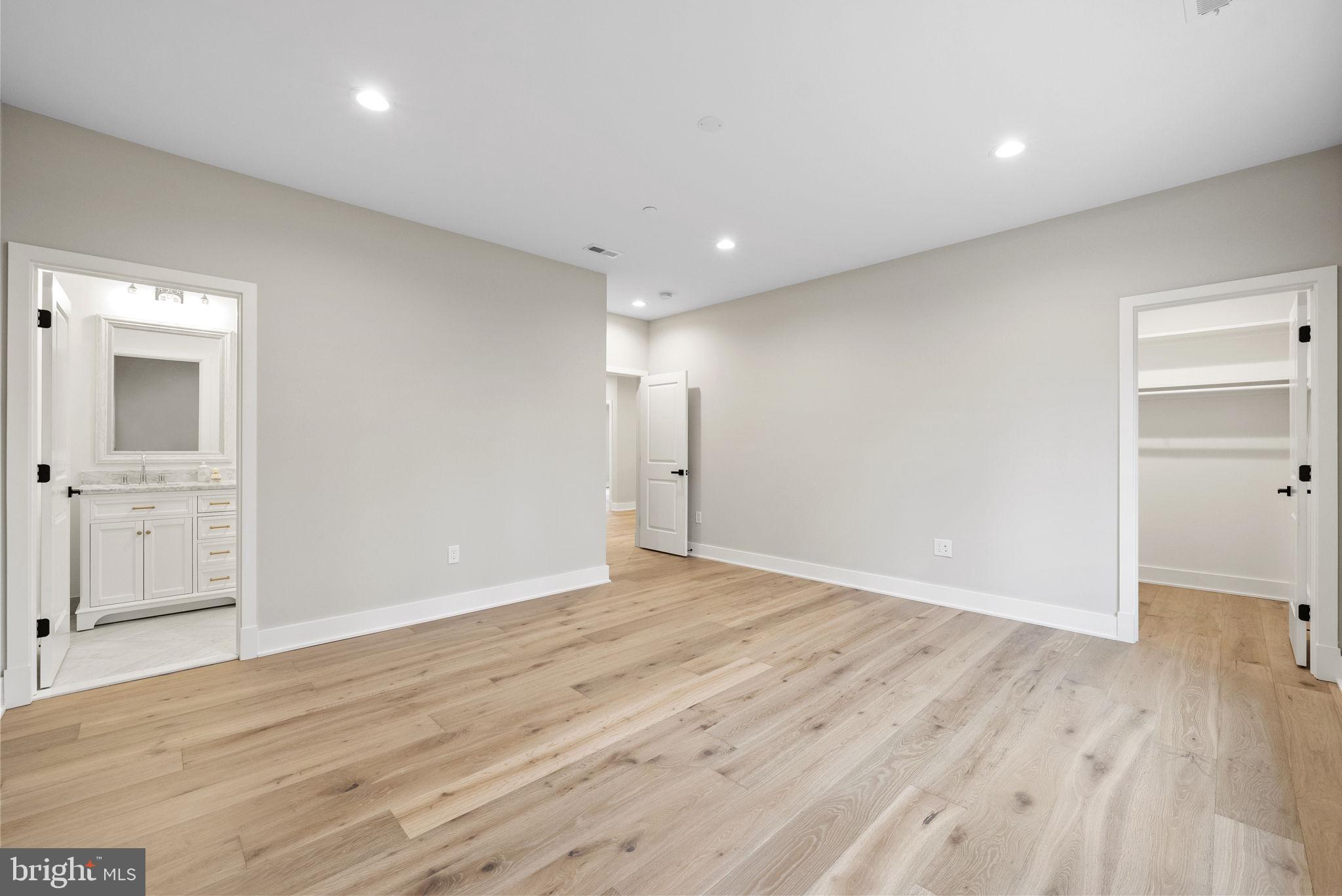 7112 Amy Ln