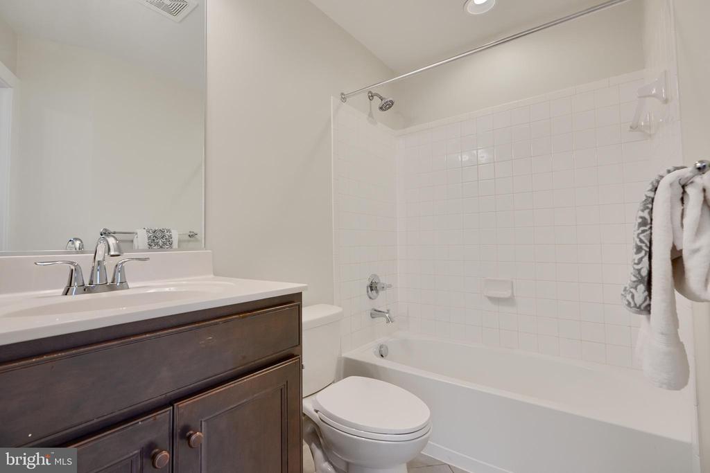 2411 Auden Dr