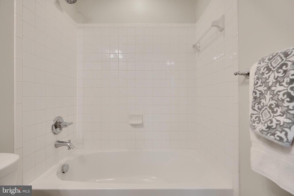 2411 Auden Dr