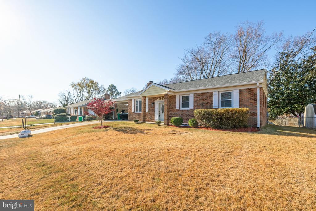 5003 Brimfield Dr
