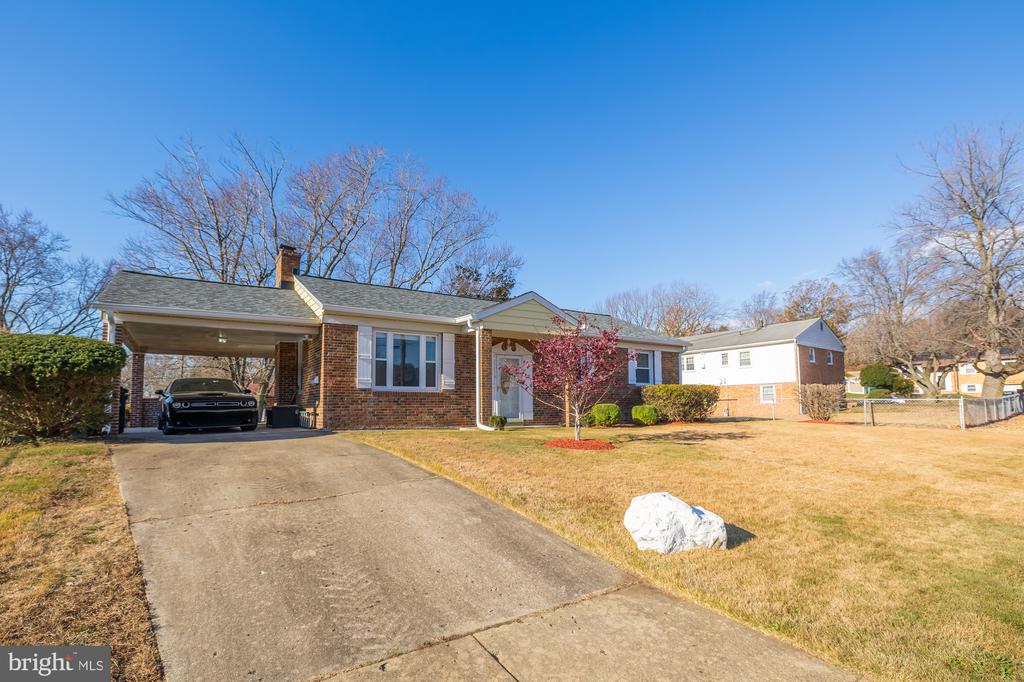 5003 Brimfield Dr
