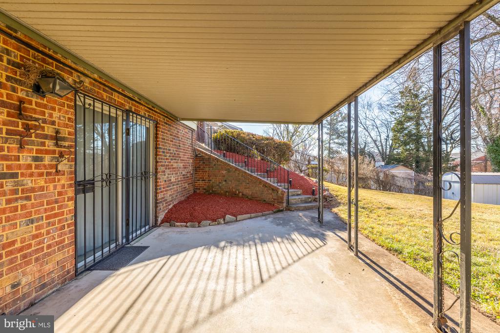5003 Brimfield Dr