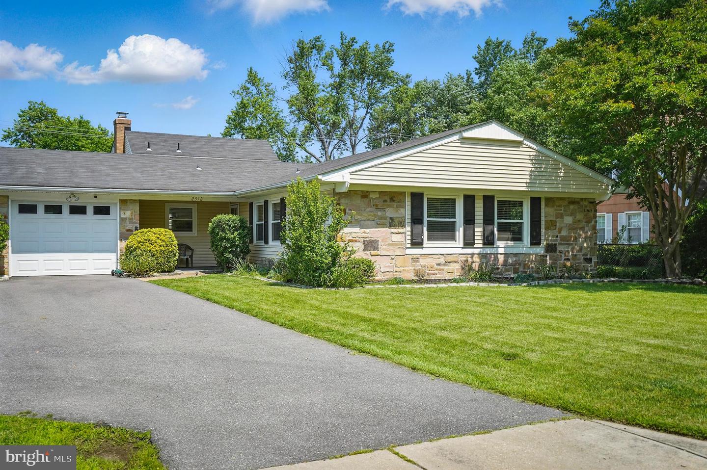 2512 Kitmore Ln
