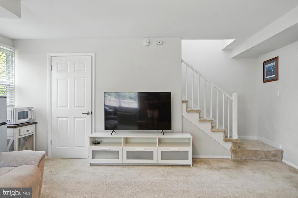 2512 Kitmore Ln