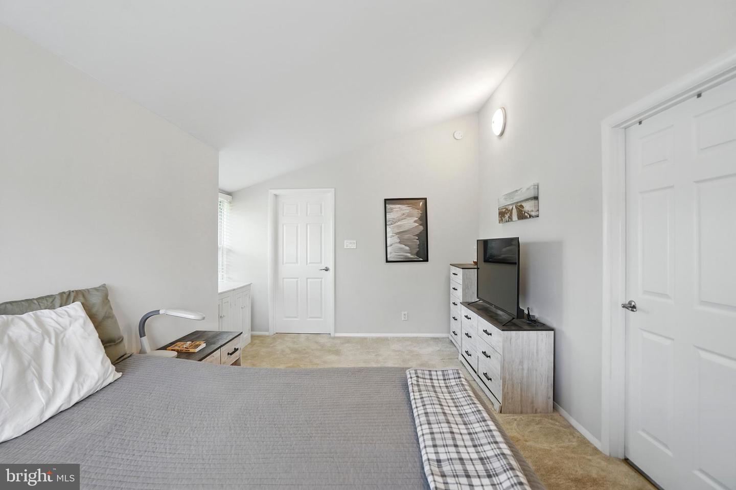 2512 Kitmore Ln