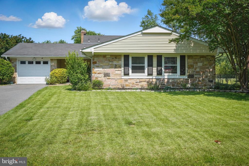 2512 Kitmore Ln