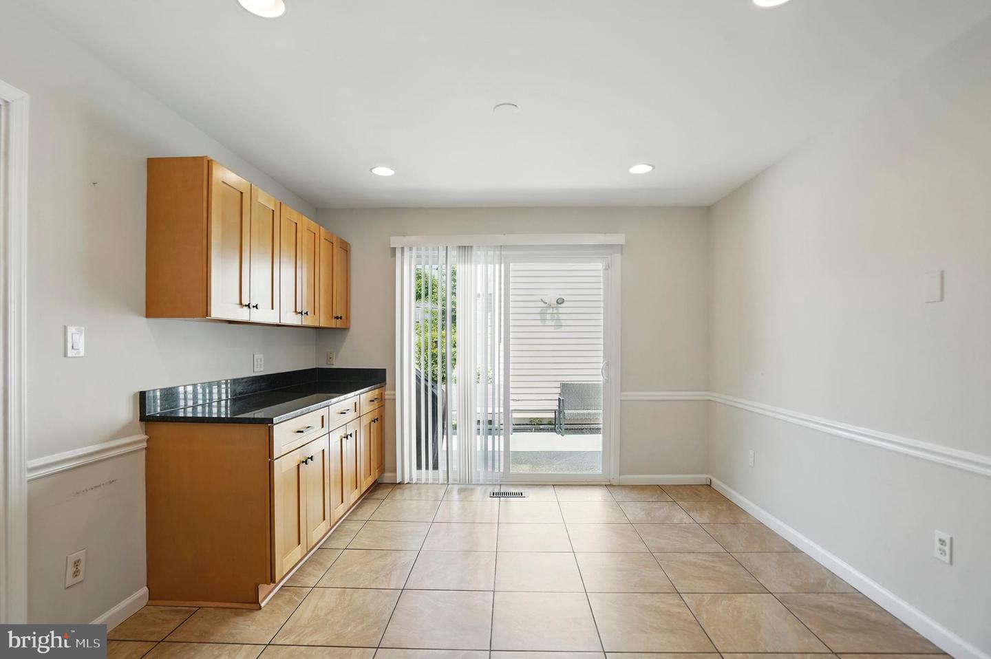 2512 Kitmore Ln