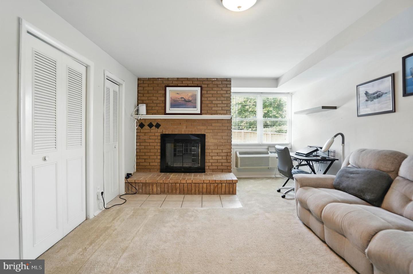 2512 Kitmore Ln