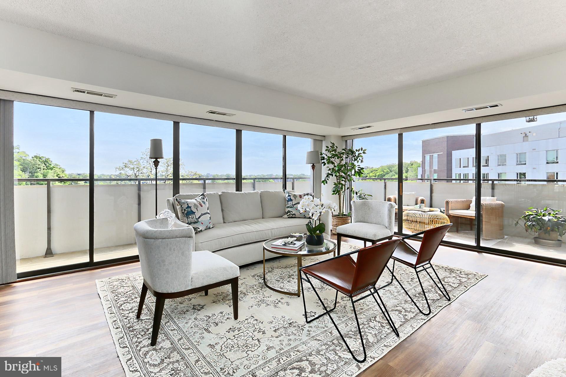 5300 Columbia Pike #902