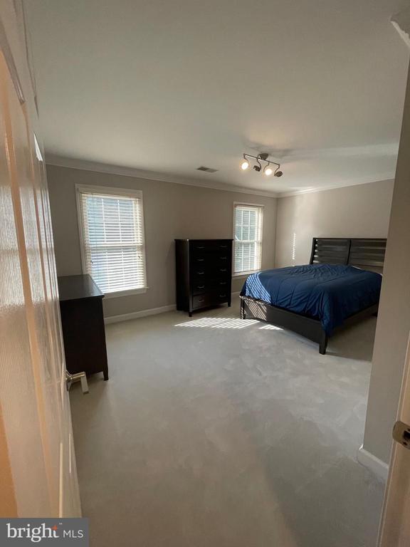 2402 Stryker Ave