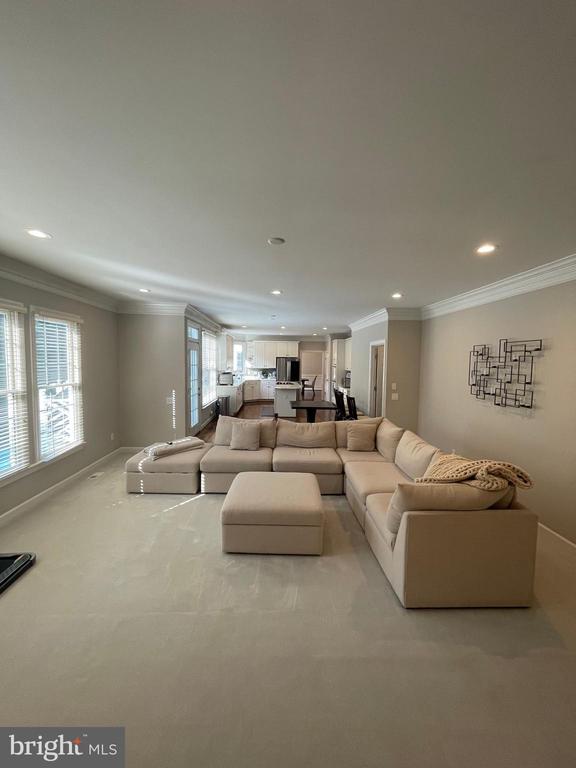 2402 Stryker Ave