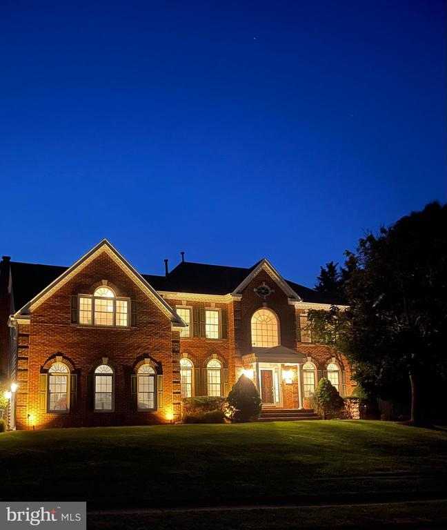 2402 Stryker Ave