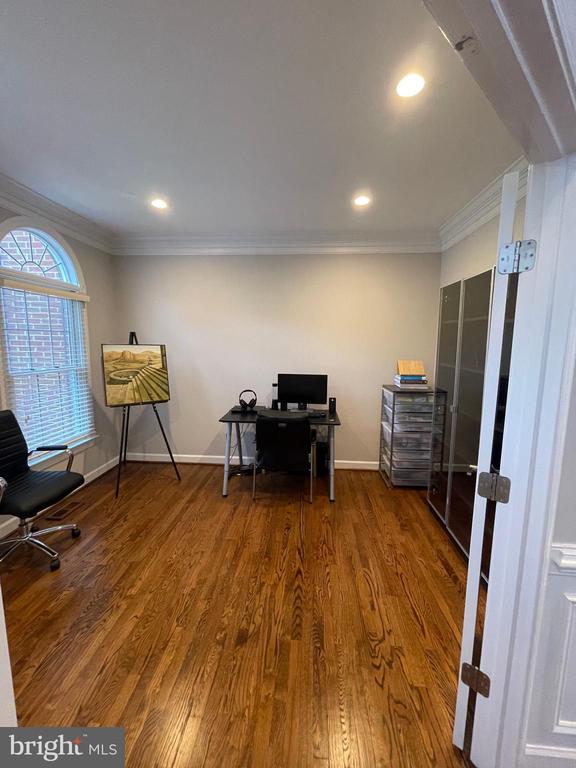 2402 Stryker Ave