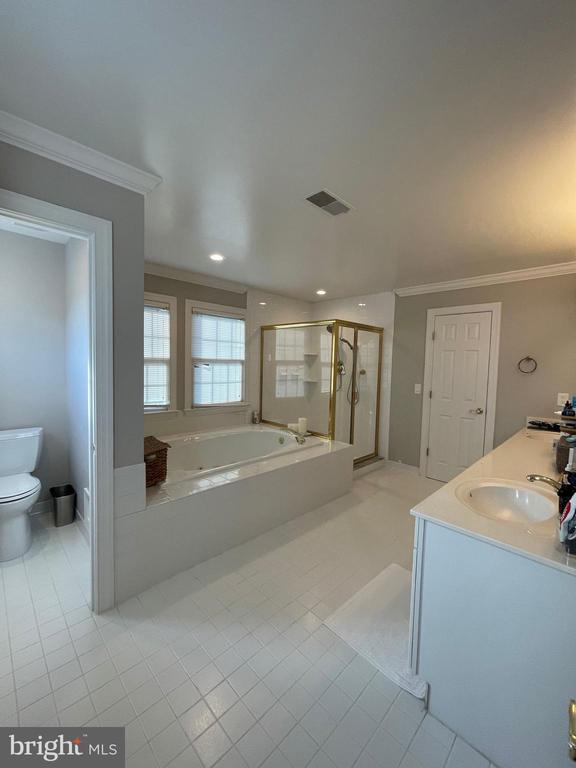 2402 Stryker Ave