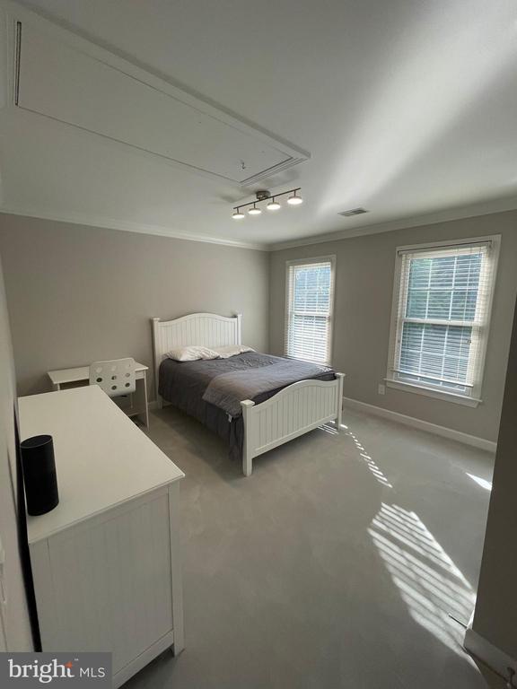 2402 Stryker Ave