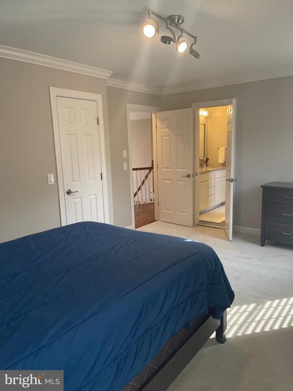 2402 Stryker Ave