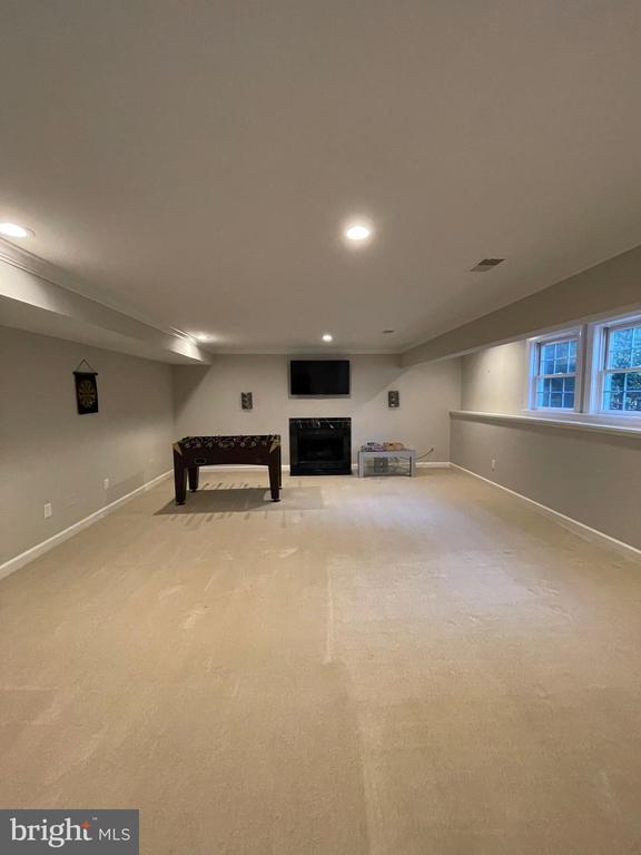 2402 Stryker Ave