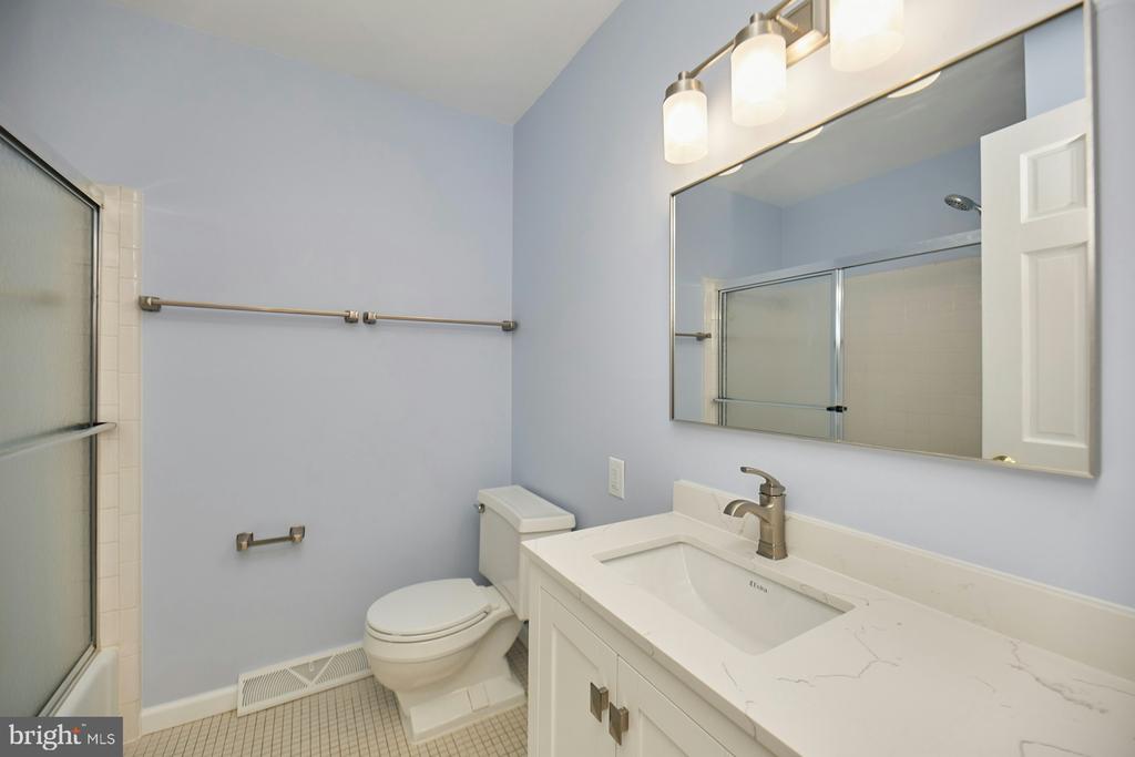 425 Blair Rd NW