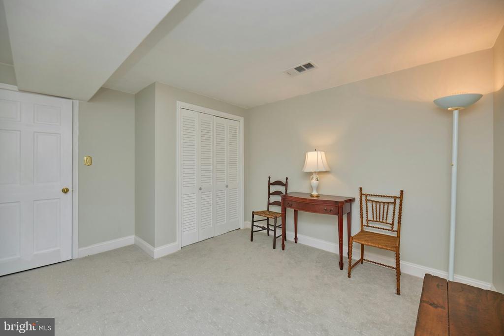 425 Blair Rd NW