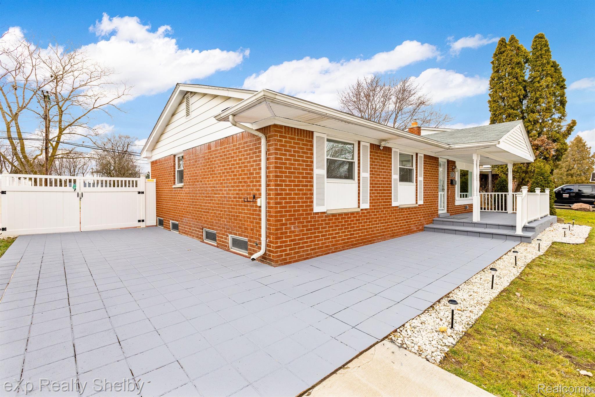 2177 ALEXANDER Drive