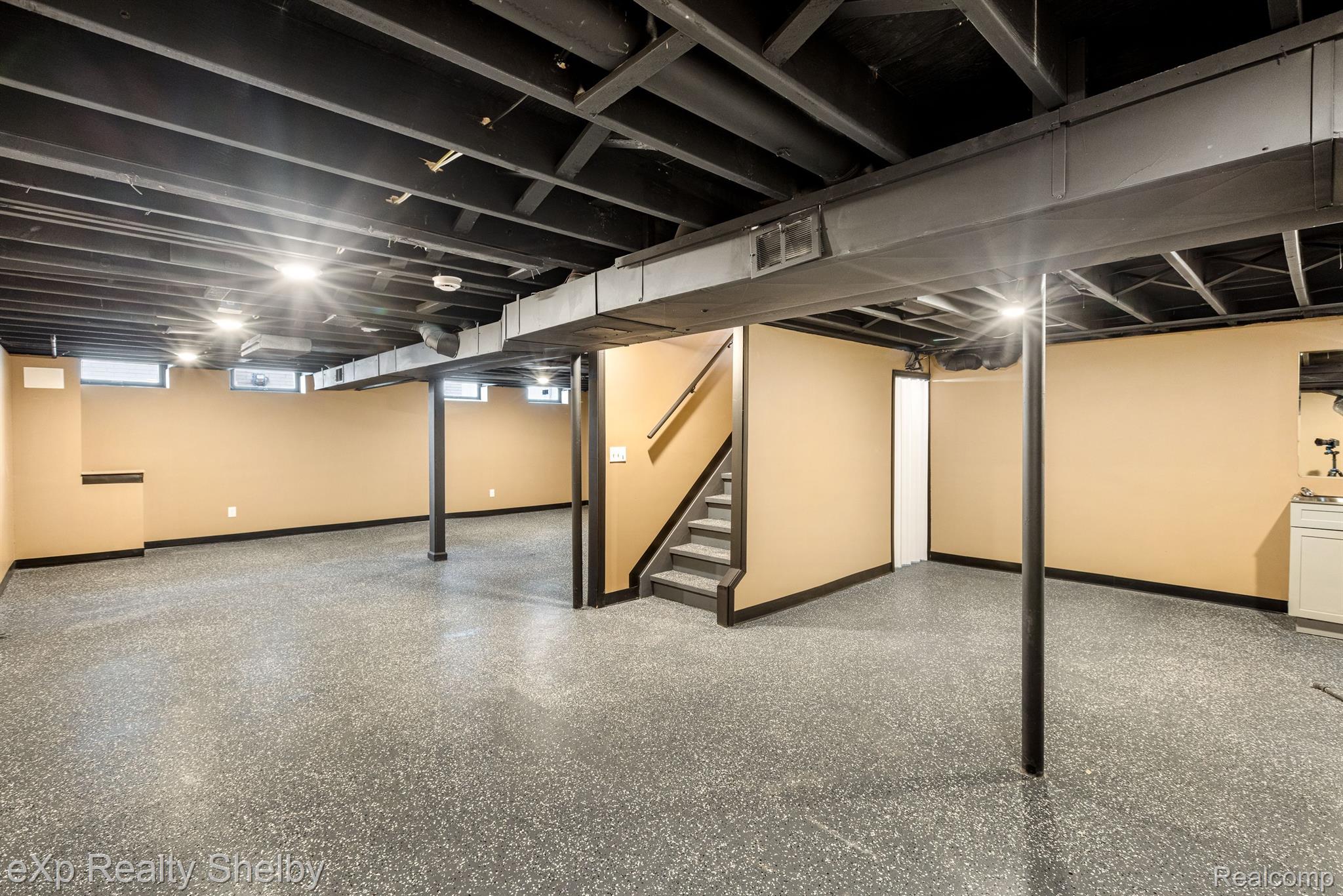 2177 ALEXANDER Drive