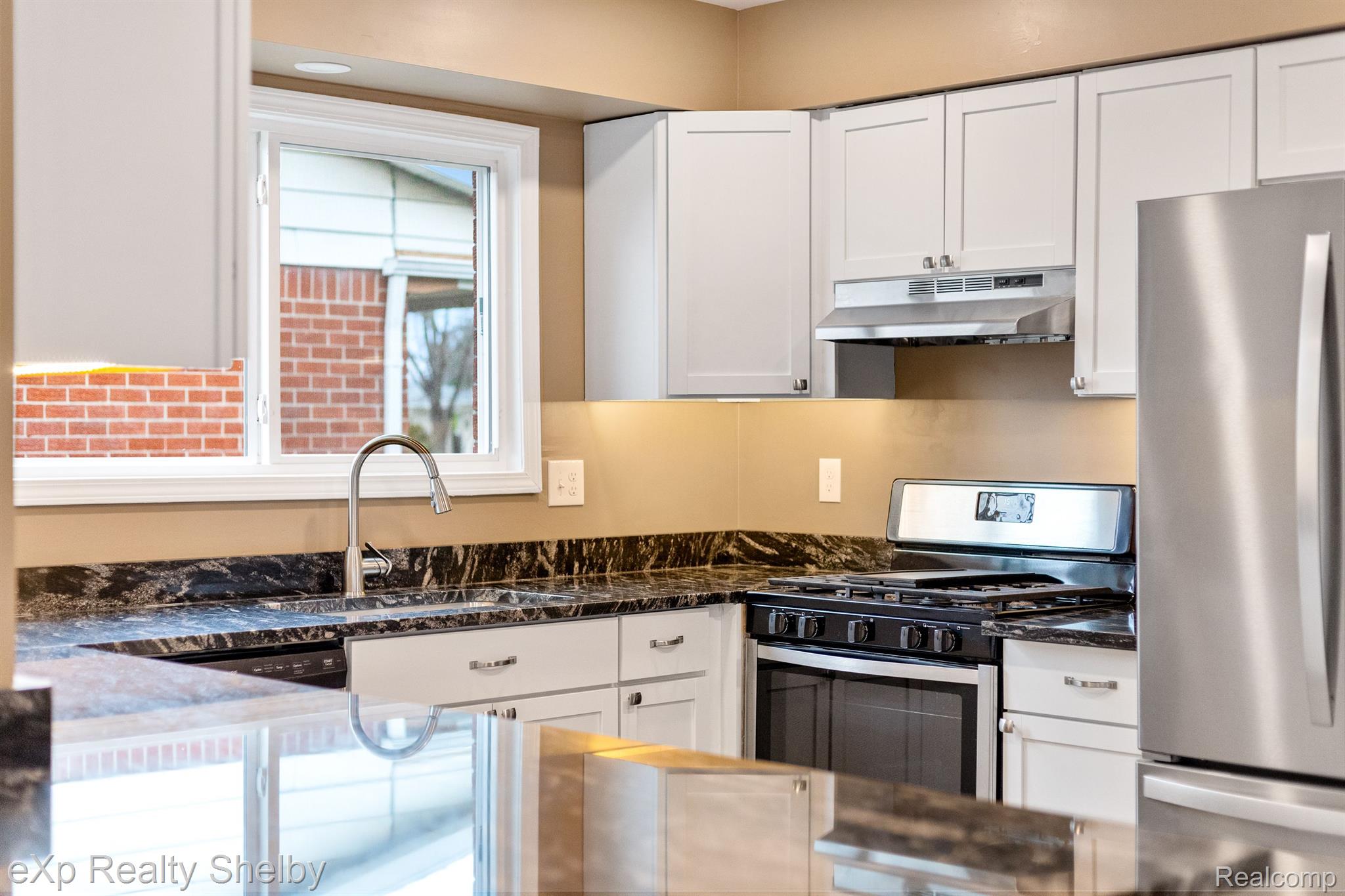 2177 ALEXANDER Drive