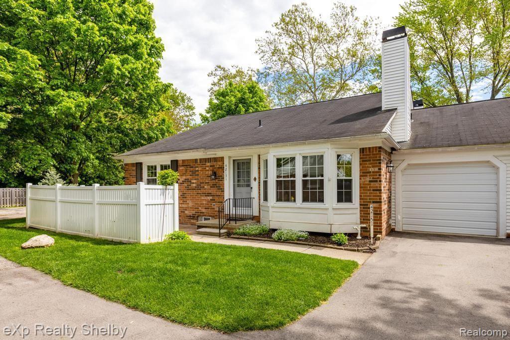 42151 OLD POND Circle