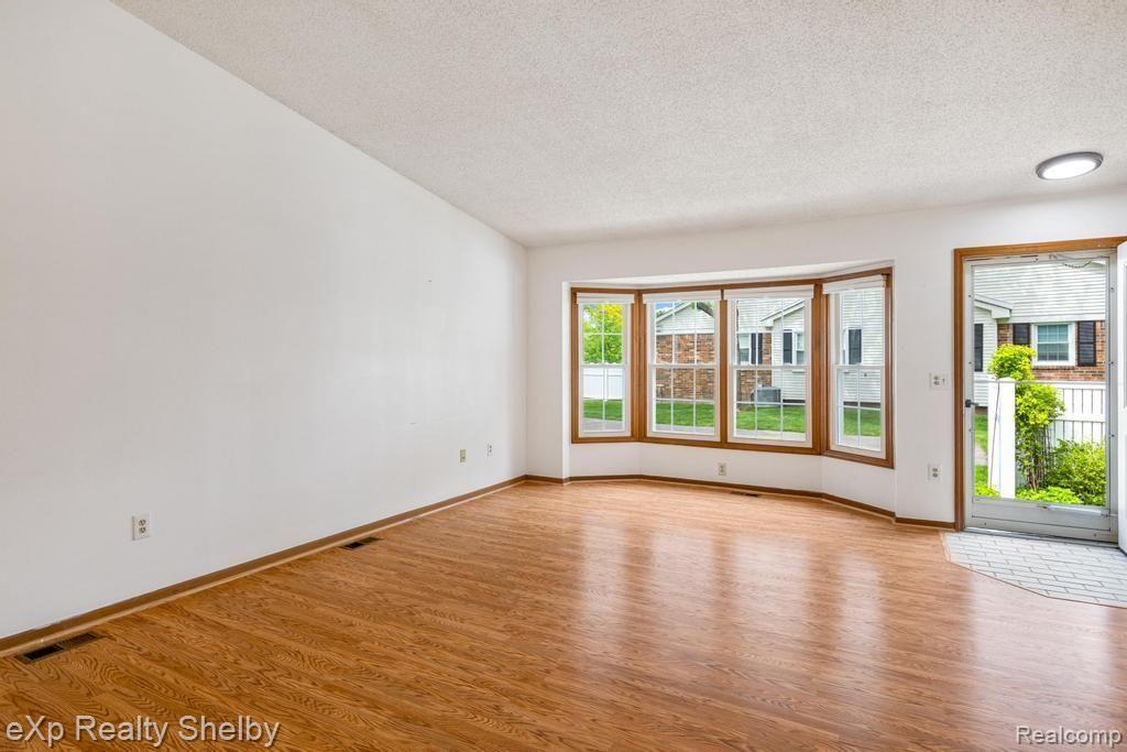 42151 OLD POND Circle