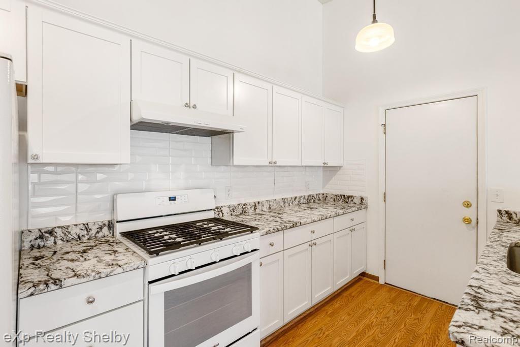 42151 OLD POND Circle